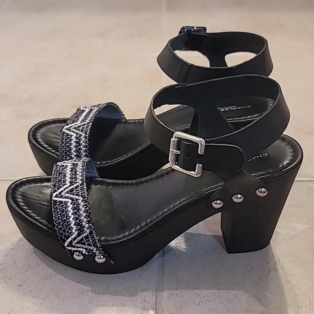 Sandals - Picture 2 of 3